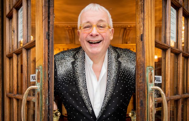 Press Release: Win dinner with Christopher Biggins